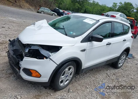 2018 Ford Escape S z USA, uszkodzony, nr VIN 1FMCU0F71JUA08149